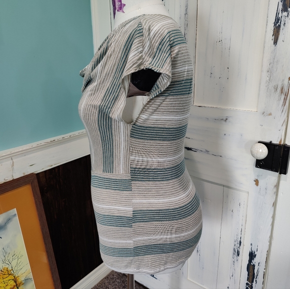 Max Studio sleeveless top with cowl neckline - Picture 3 of 5